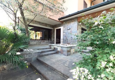 VILLA  - AMPIE METRATURE - PARCO PRIVATO 