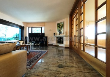 VILLA  - AMPIE METRATURE - PARCO PRIVATO 
