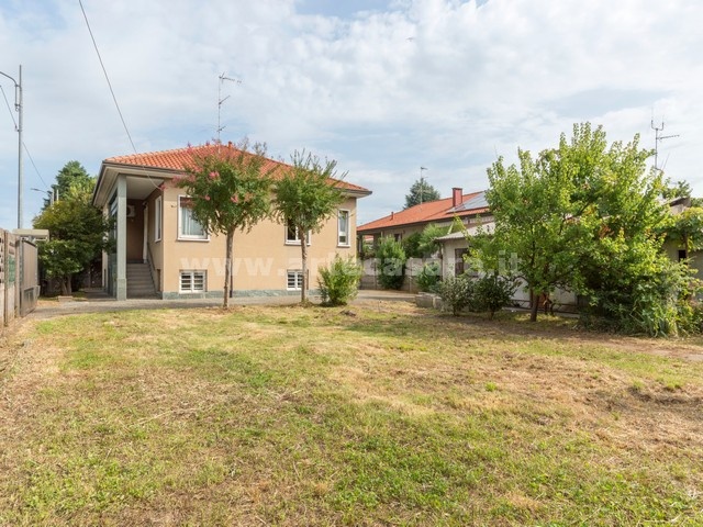 Villa Cortese, Lombardia 20035, 2 Stanze da Letto Stanze da Letto, 4 Stanze Stanze,2 BathroomsBathrooms,Villa,Venduto,0,3325