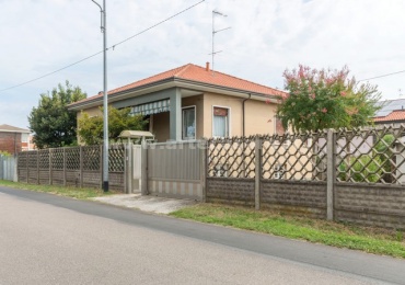Villa Cortese, Lombardia 20035, 2 Stanze da Letto Stanze da Letto, 4 Stanze Stanze,2 BathroomsBathrooms,Villa,Venduto,0,3325