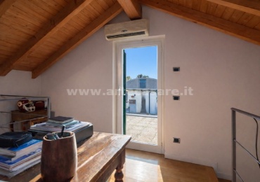 MARNATE, Lombardia, 2 Stanze da Letto Stanze da Letto, 4 Stanze Stanze,2 BathroomsBathrooms,Villa,Vendita Usato,0,3421