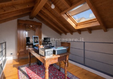 MARNATE, Lombardia, 2 Stanze da Letto Stanze da Letto, 4 Stanze Stanze,2 BathroomsBathrooms,Villa,Vendita Usato,0,3421
