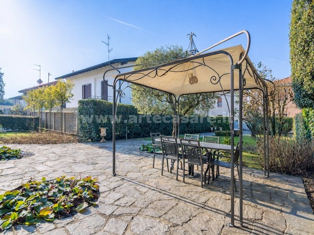 MARNATE, Lombardia, 2 Stanze da Letto Stanze da Letto, 4 Stanze Stanze,2 BathroomsBathrooms,Villa,Vendita Usato,0,3421