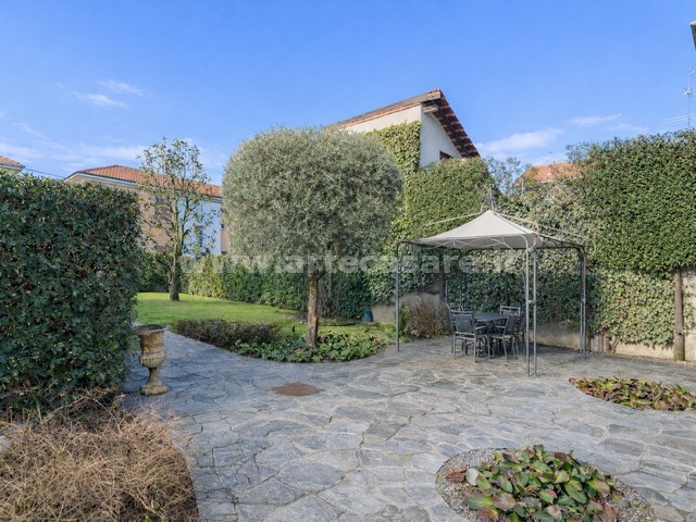 MARNATE, Lombardia, 2 Stanze da Letto Stanze da Letto, 4 Stanze Stanze,2 BathroomsBathrooms,Villa,Vendita Usato,0,3421
