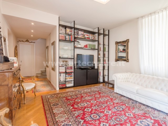MARNATE, Lombardia, 2 Stanze da Letto Stanze da Letto, 4 Stanze Stanze,2 BathroomsBathrooms,Villa,Vendita Usato,0,3421