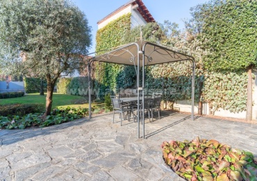 MARNATE, Lombardia, 2 Stanze da Letto Stanze da Letto, 4 Stanze Stanze,2 BathroomsBathrooms,Villa,Vendita Usato,0,3421