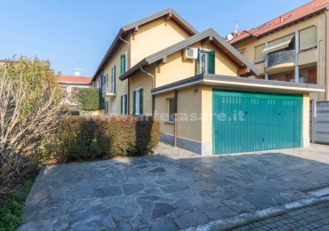 MARNATE, Lombardia, 2 Stanze da Letto Stanze da Letto, 4 Stanze Stanze,2 BathroomsBathrooms,Villa,Vendita Usato,0,3421